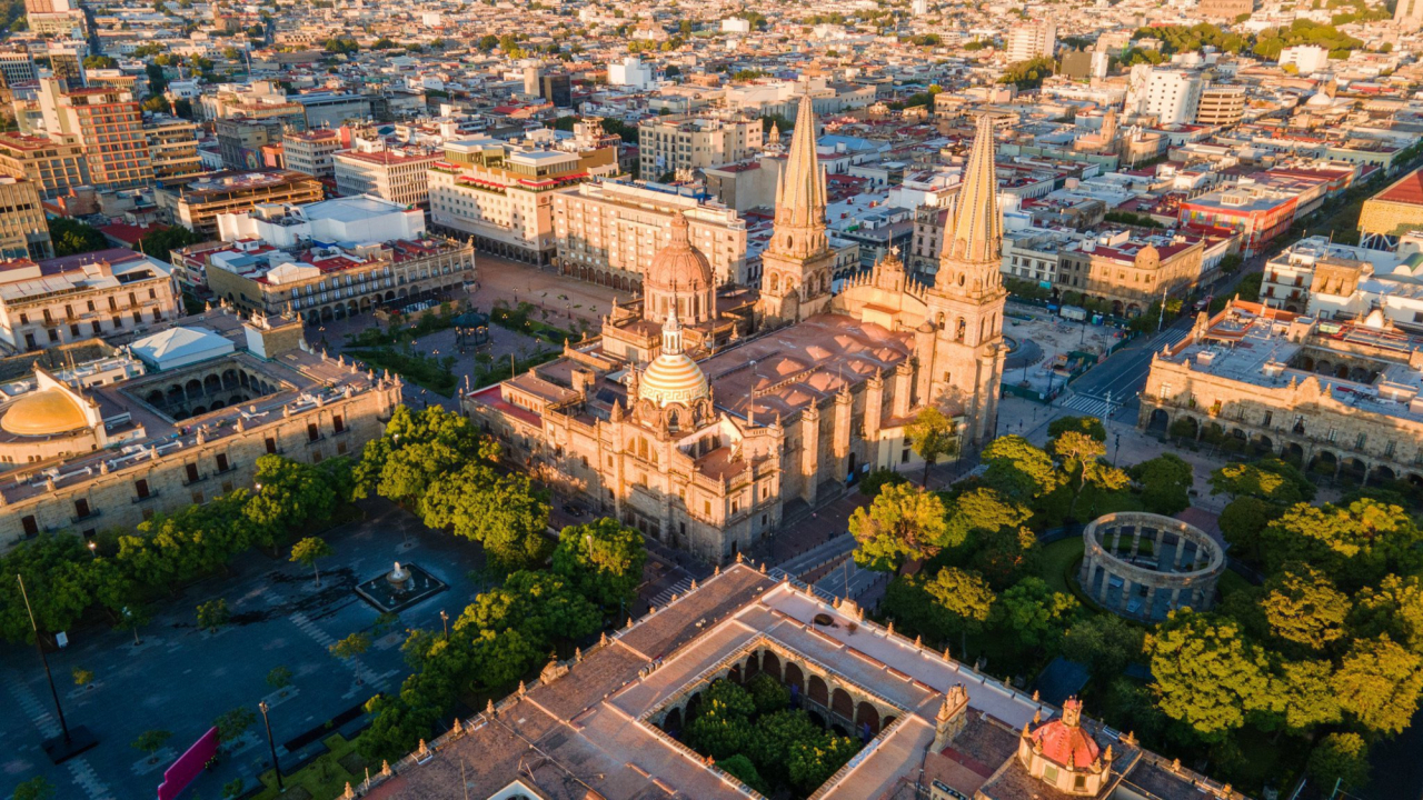 Jalisco apuesta por turismo canadiense que abandonó EU por efecto Trump