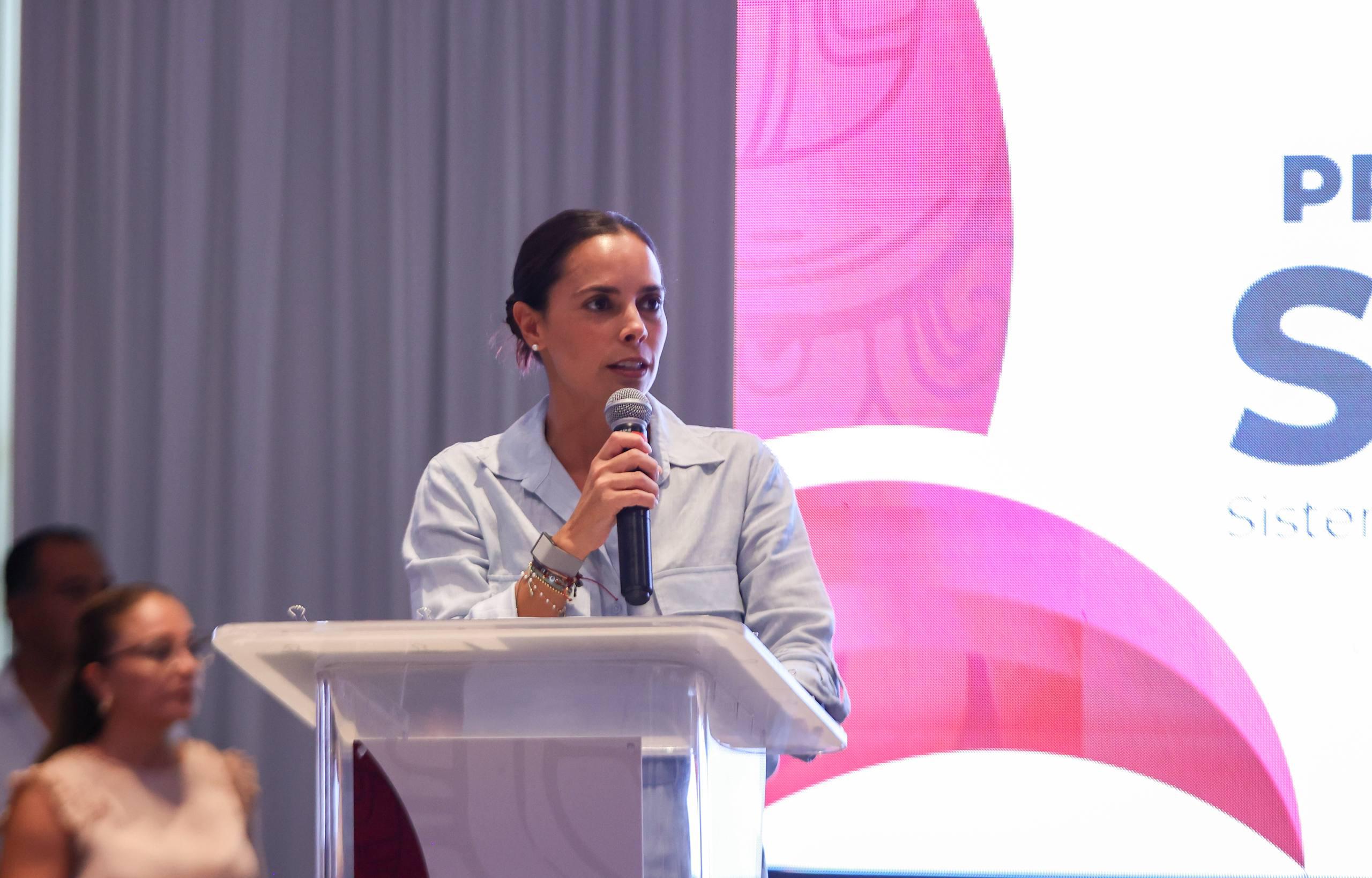 Ana Paty Peralta se suma al SIQROO que brinda modernidad y transparencia a la población
