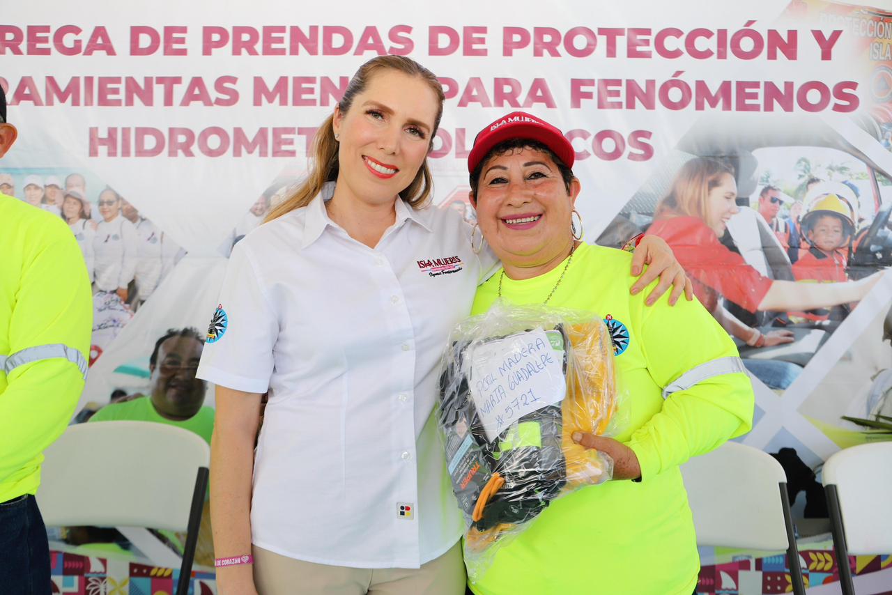 Atenea Gómez Ricalde fortalece a las áreas operativas de Isla Mujeres con entrega de equipo y herramientas