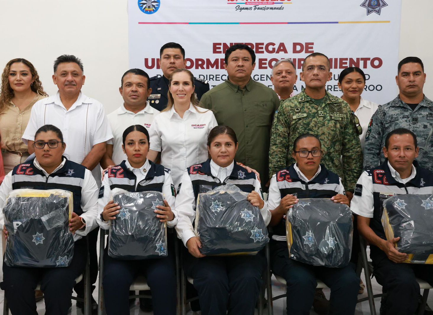 Atenea Gómez Ricalde fortalece la seguridad en Isla Mujeres con entrega de uniformes y equipamiento policial en el C2 de Costa Mujeres