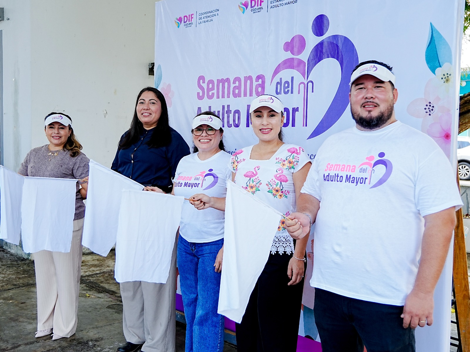 Diana Sosa da inicio a la Semana del Adulto Mayor con el Rally Época Dorada