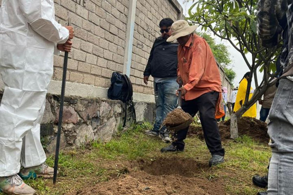 Suman 15 cuerpos localizados en fosa clandestina del Panteón de Tlaquepaque