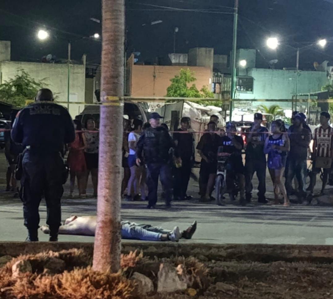 Atentan contra hombre frente a una taquería en Villas Otoch Paraíso