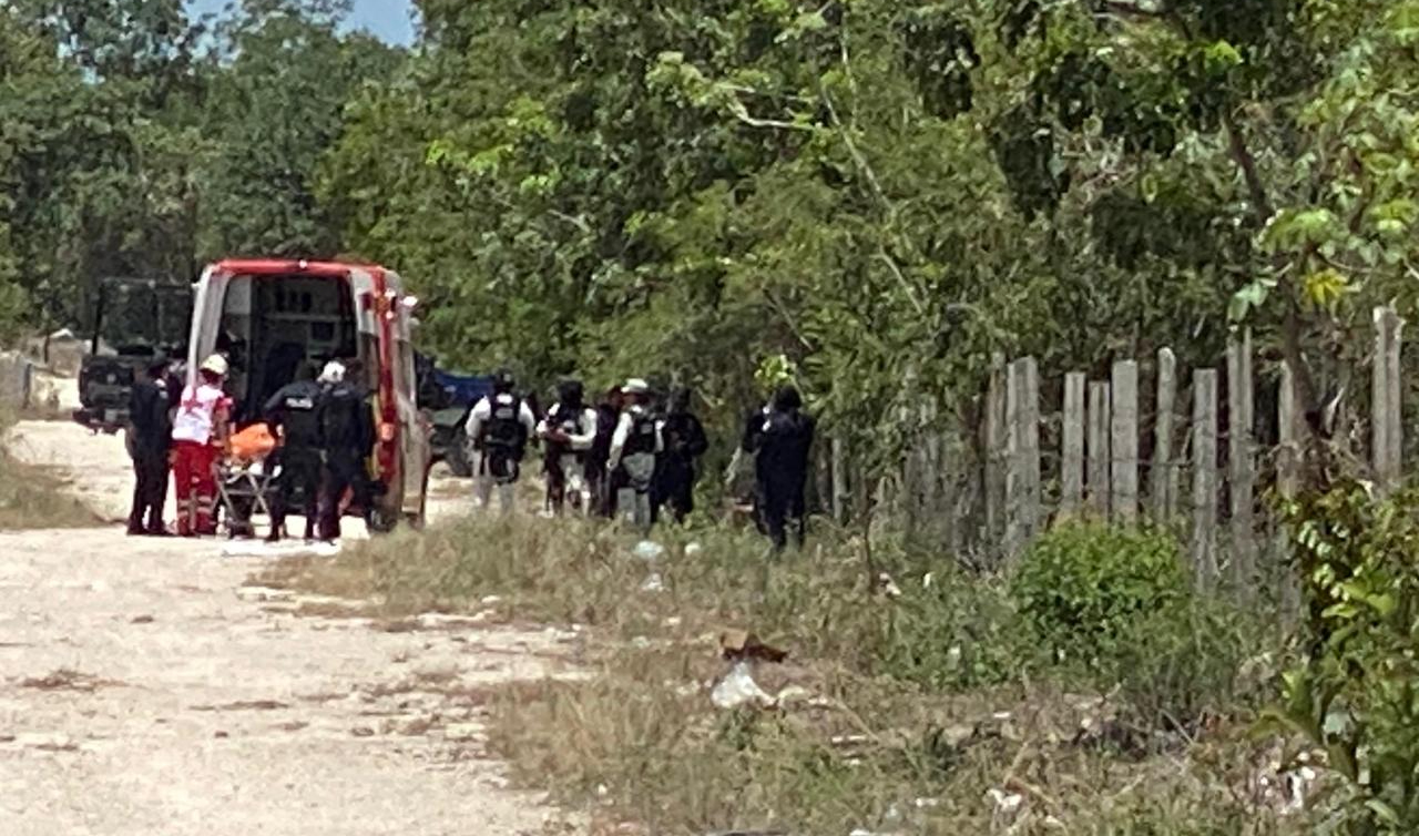 Hallan con vida a hombre torturado y abandonado en zona de maleza en Cancún