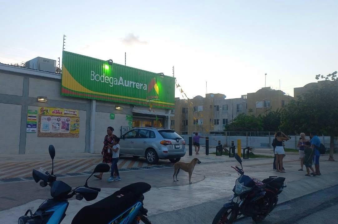 Vecinos golpean y apuñalan a joven en Paseos del Mar tras confundirlo con ladrón