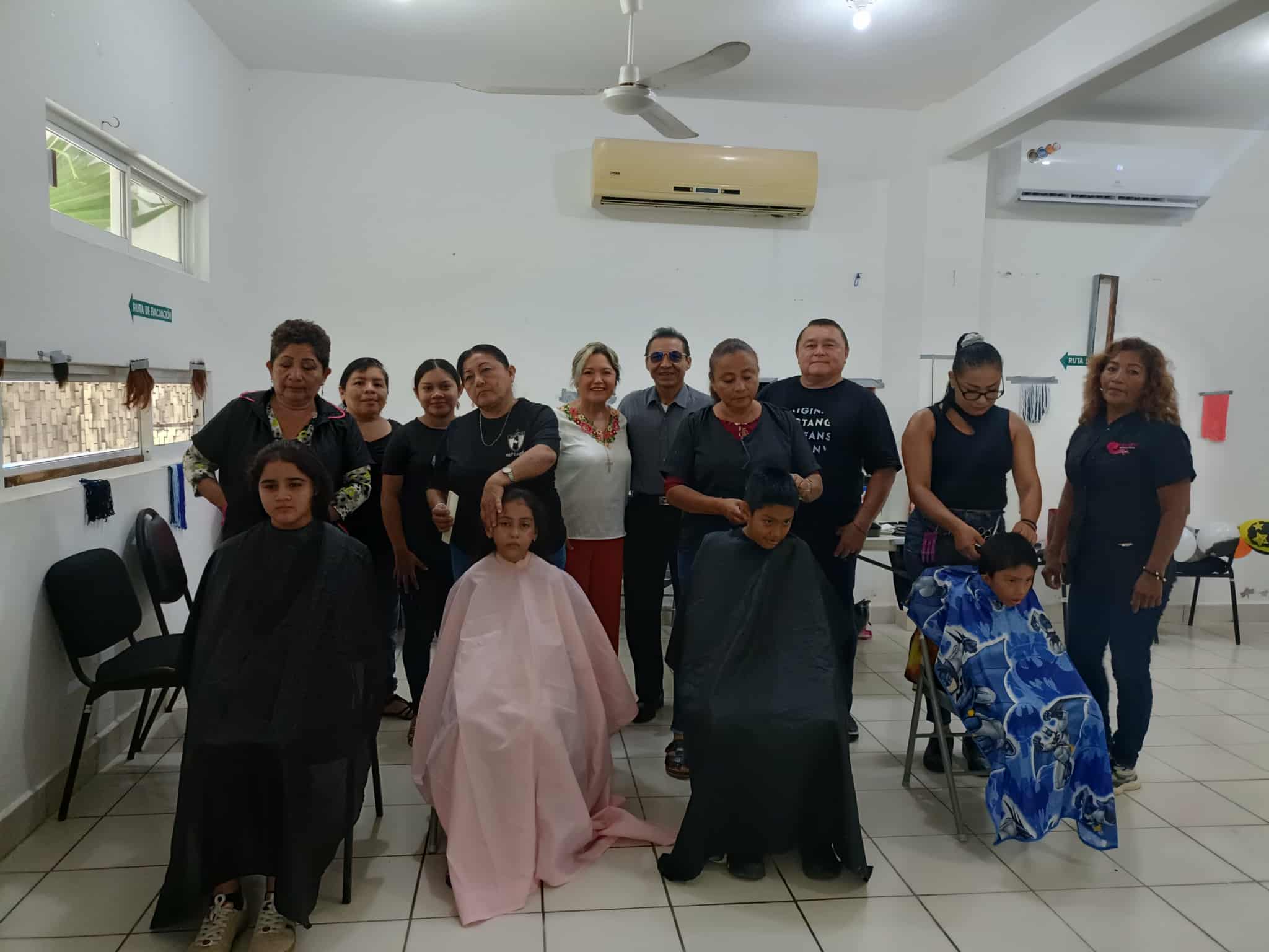 Gobierno Municipal apoya el regreso a clases y celebra a abuelitos con exitosa jornada de cortes de cabello en el CDC Froylán López