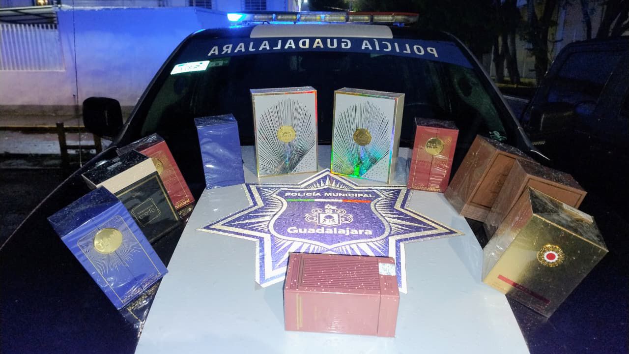 Detienen a hombre tras robo de perfumes en negocio de Analco; daños y botín ascienden a 40 mil pesos