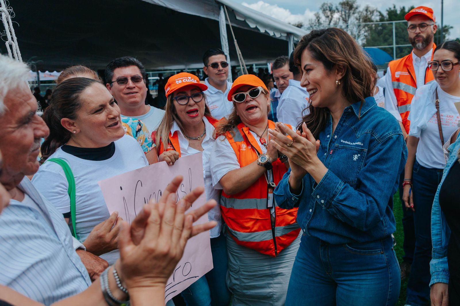 Vero Delgadillo reconoció a 40 vecinos y entregó la rehabilitación de la Unidad Deportiva 14 de Febrero