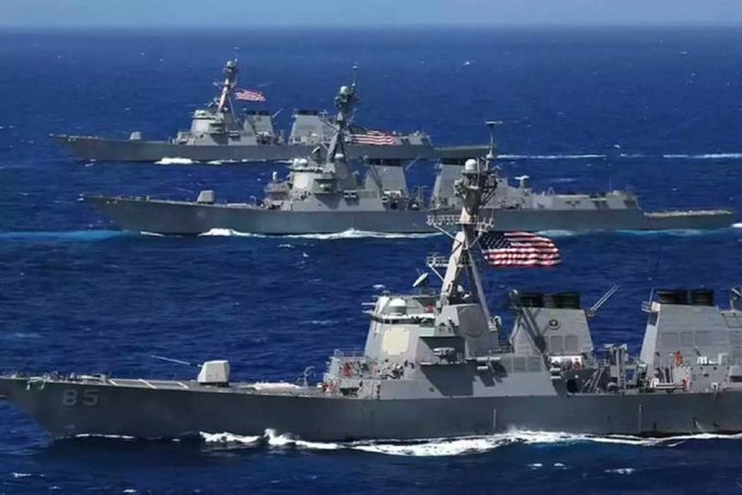 EE. UU. despliega submarinos, destructores y más buques frente a las costas de Venezuela