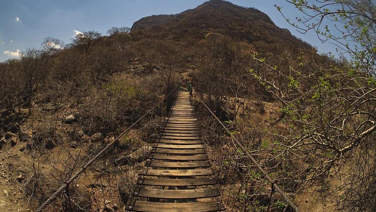 Promueve Gobierno de Morelos turismo de aventura y deporte en el Cerro del Chumil, Jantetelco