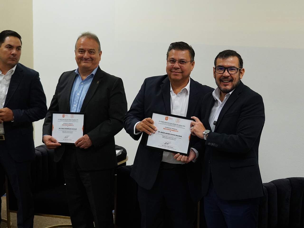 Nuevo León capacita a jubilados contra engaños