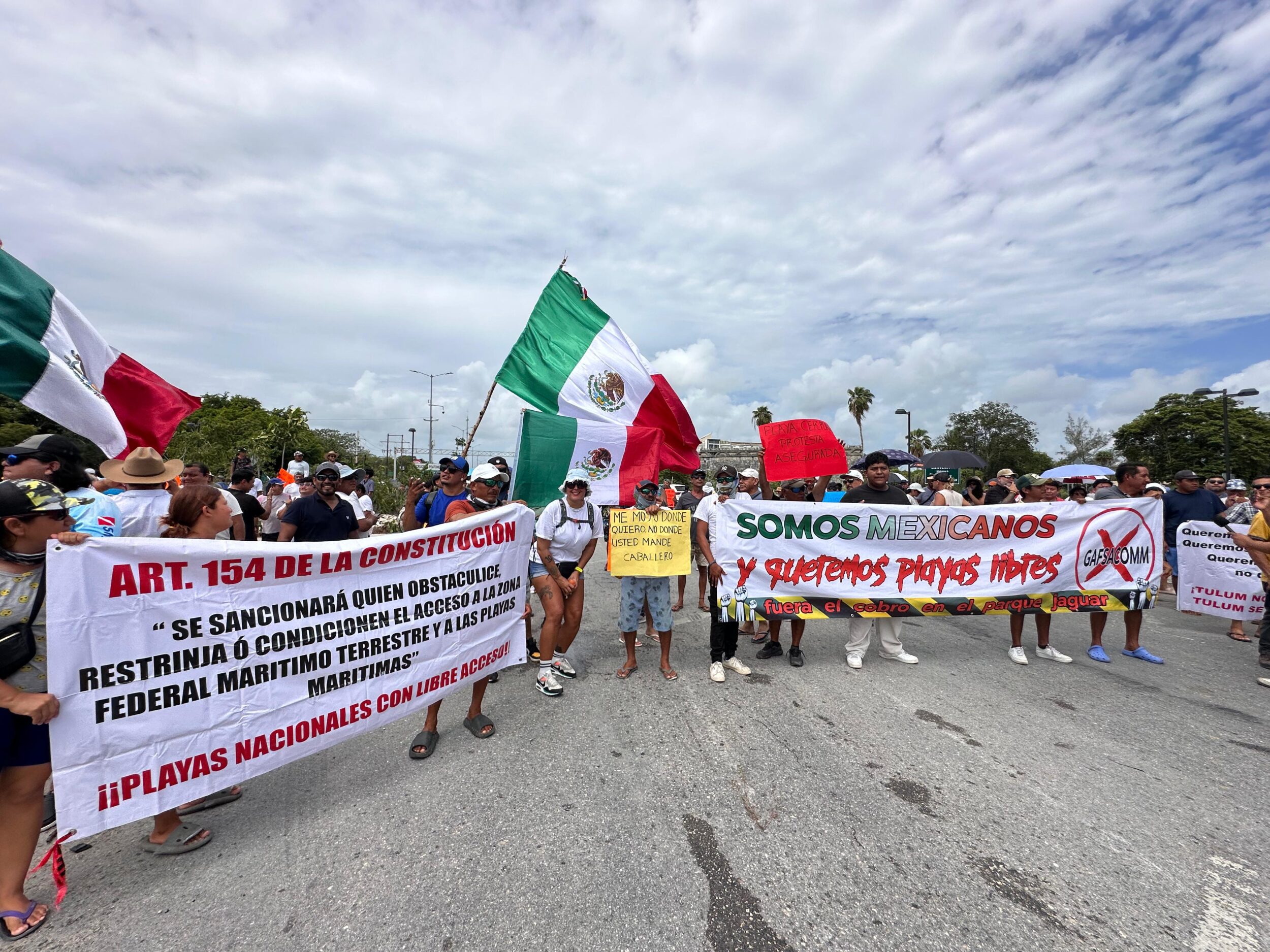 Manifestación en Tulum deja incomunicados a locales y turistas: exigen acceso libre a playas