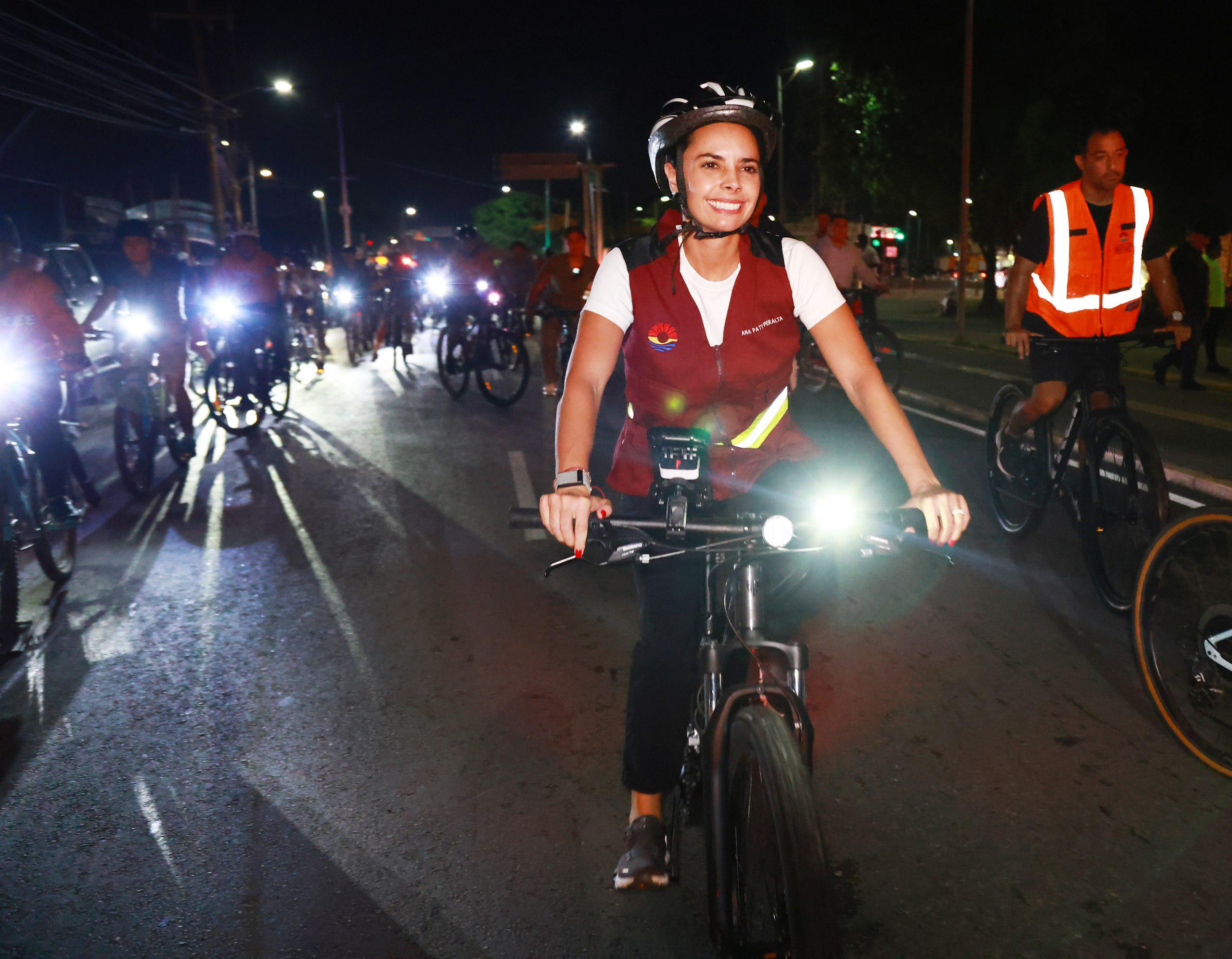 Ana Paty Peralta hace comunidad con “Rodando Cancún”