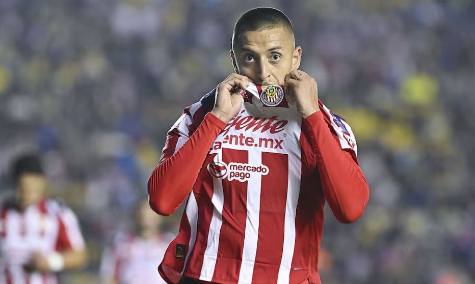 Gabriel Milito busca reemplazo del Piojo Alvarado en Chivas