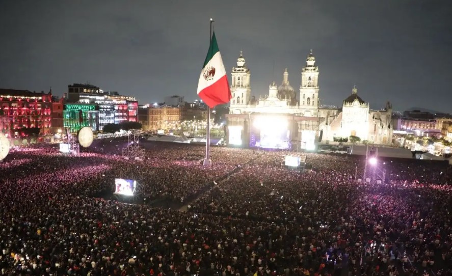 Residente hace vibrar al Zócalo de la CDMX