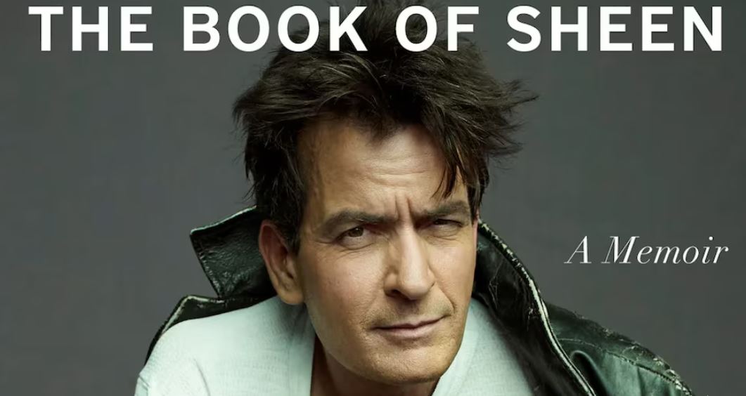 Charlie Sheen confesó haber tenido encuentros sexuales con otros hombres