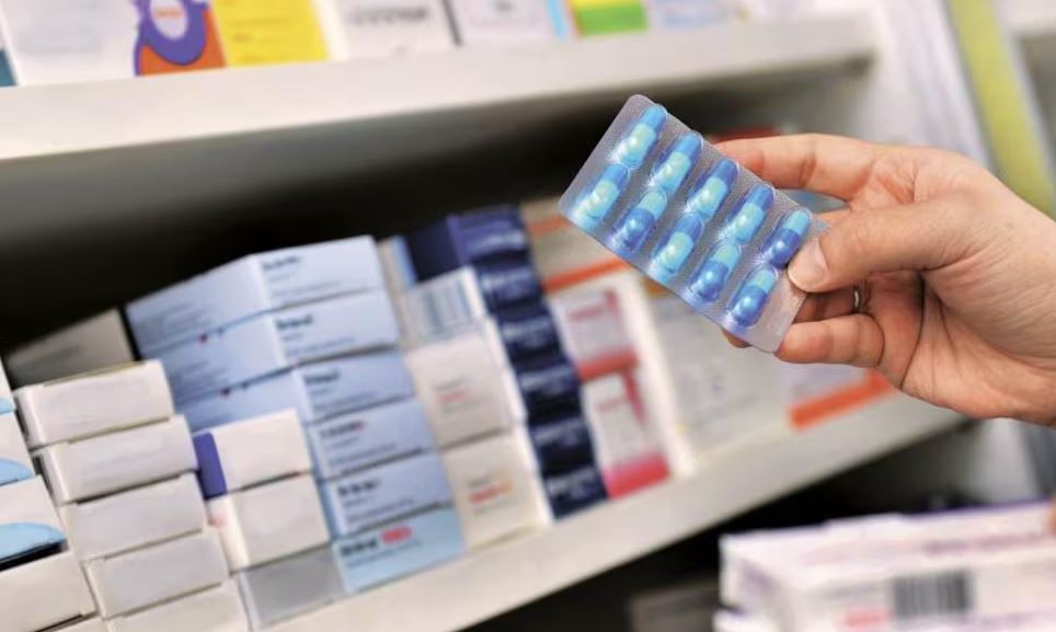 Gobierno busca reducir costos de medicamentos con protocolos médicos