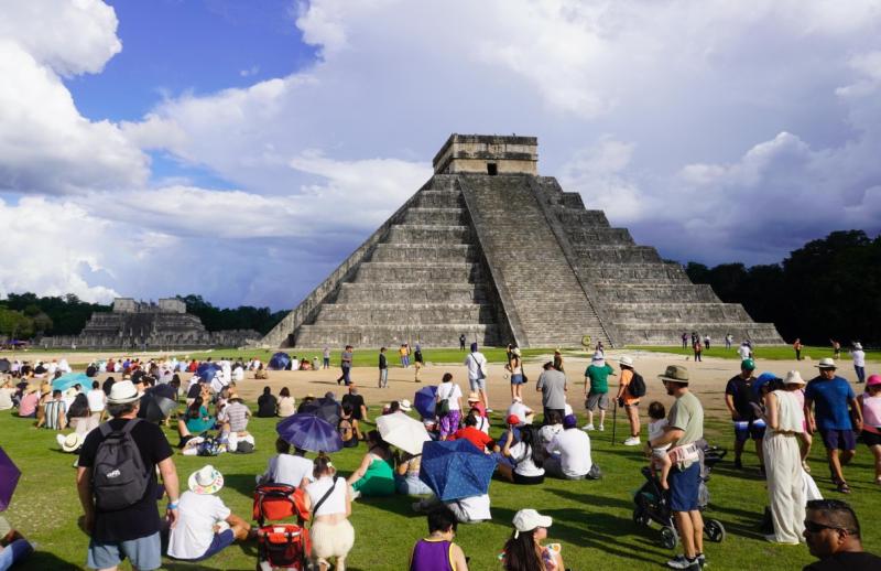 Chichén Itzá vive equinoccio de otoño con gran afluencia