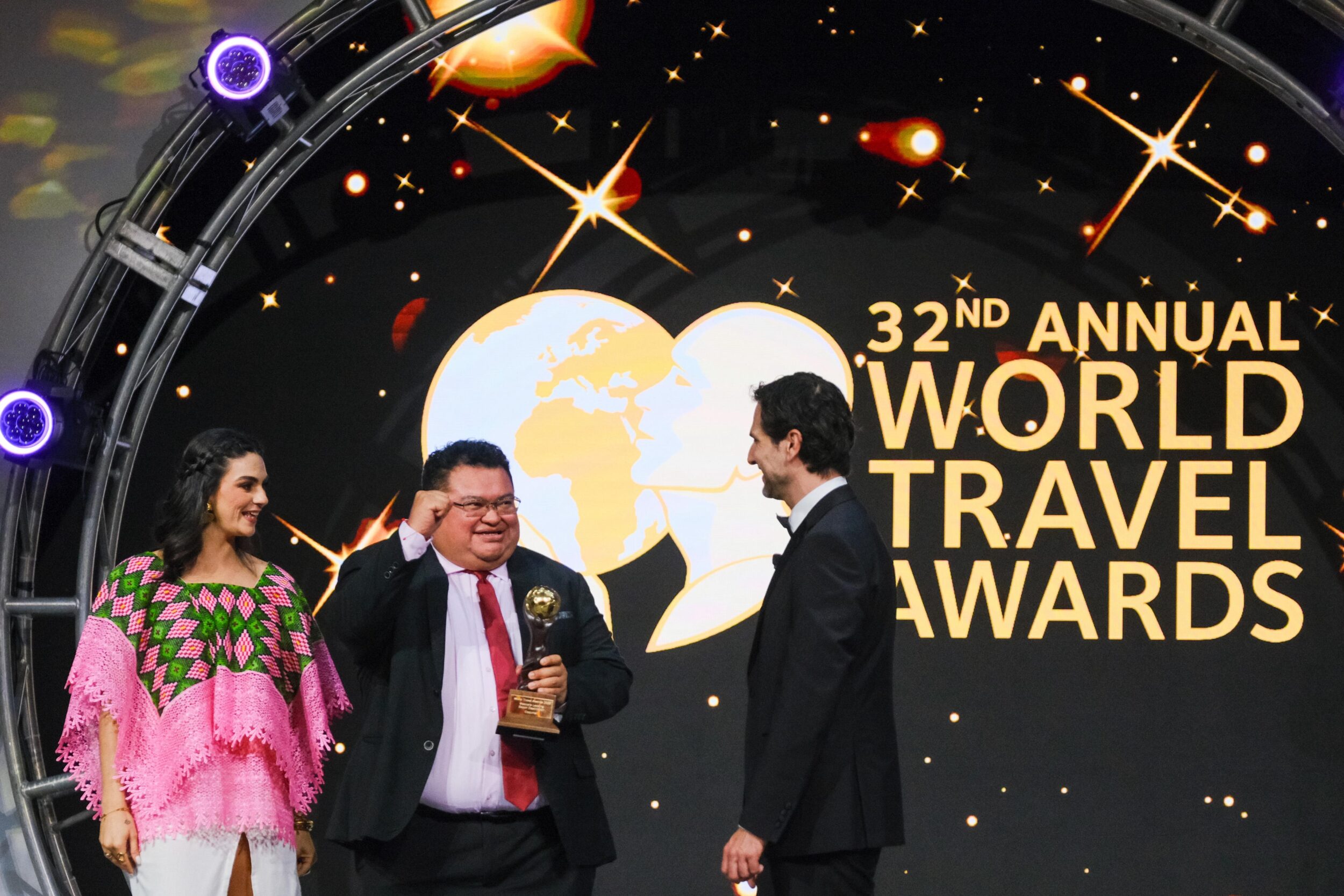Cozumel recibe premio a la mejor playa de México en los World Travel Awards 2025