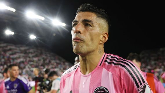 Luis Suárez pide disculpas por su escupitajo