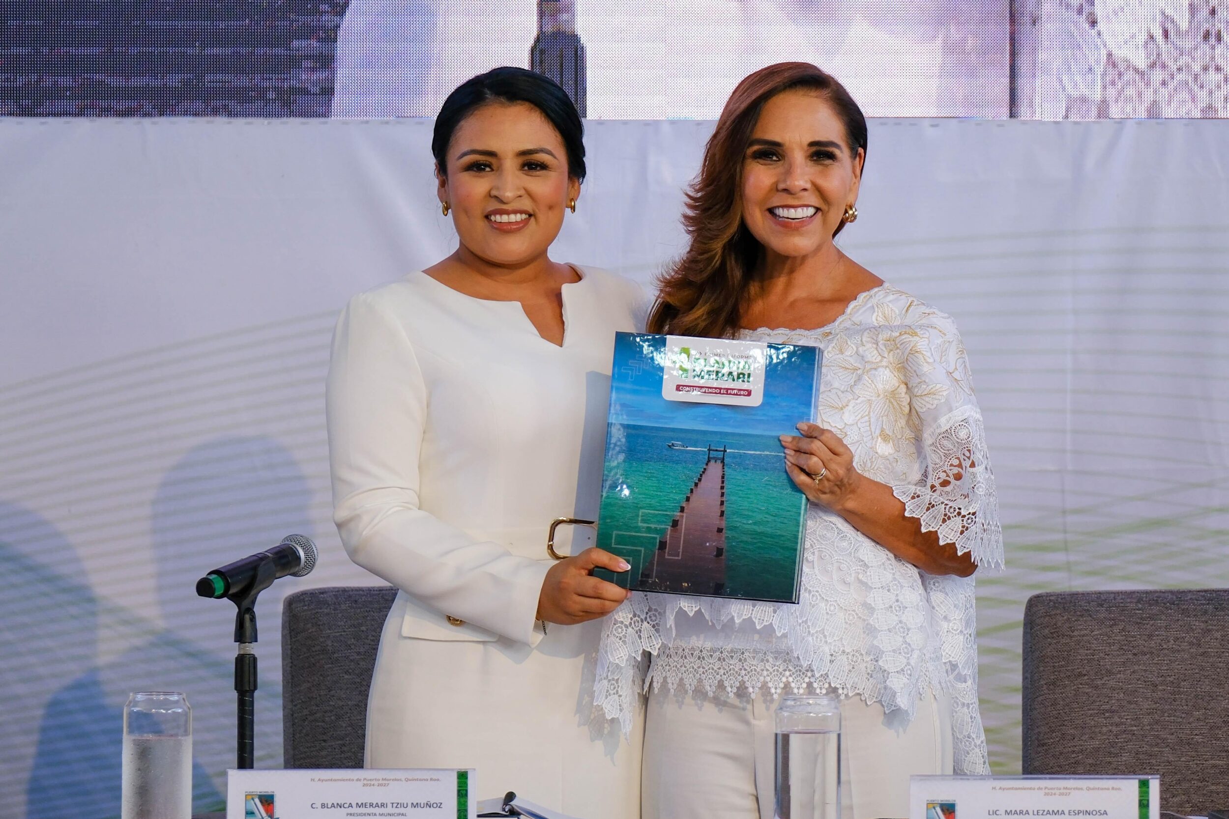 Mara Lezama acompaña a Blanca Merari en su Primer Informe de Gobierno en Puerto Morelos