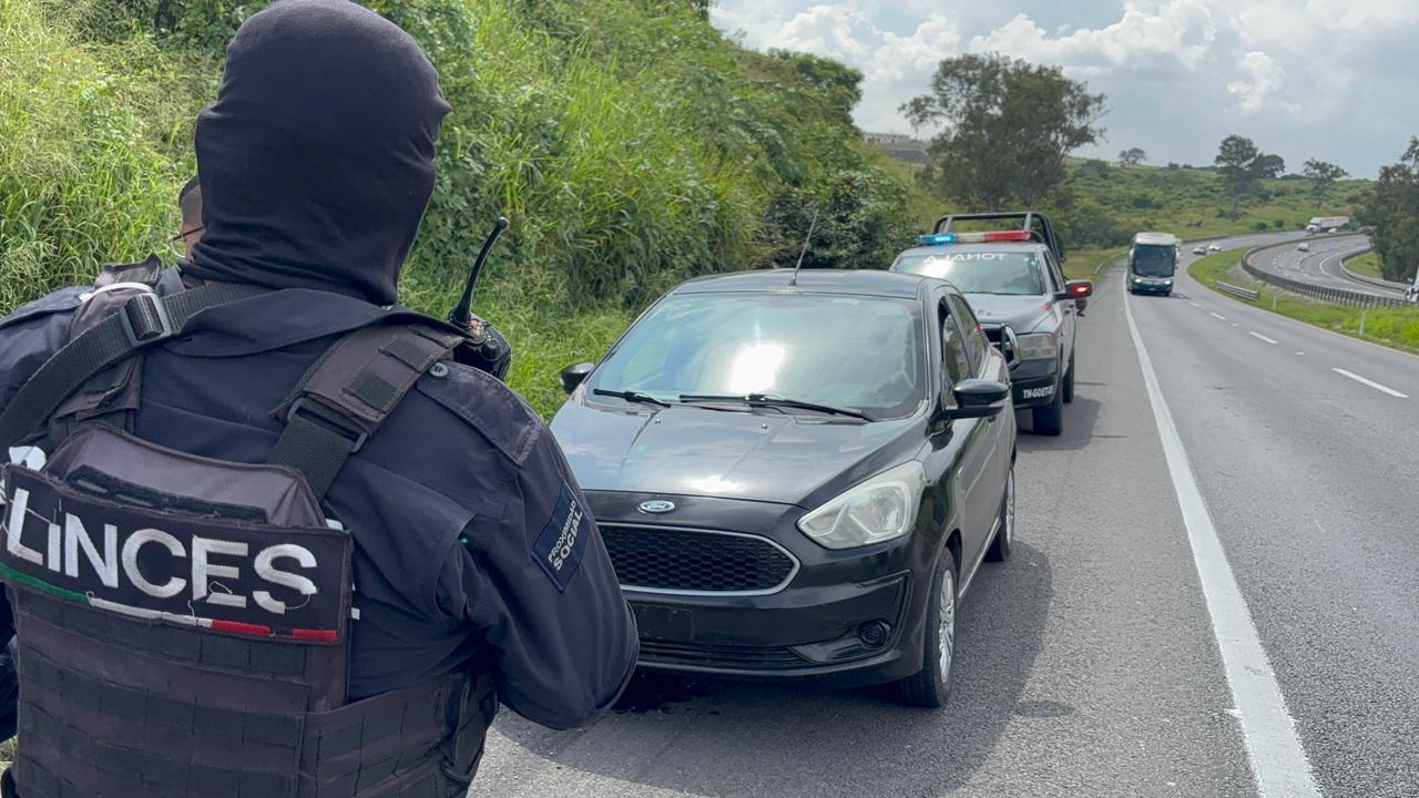 Policías de Tonalá frustran robo a camión con mercancía valuada en 4.5 millones de pesos