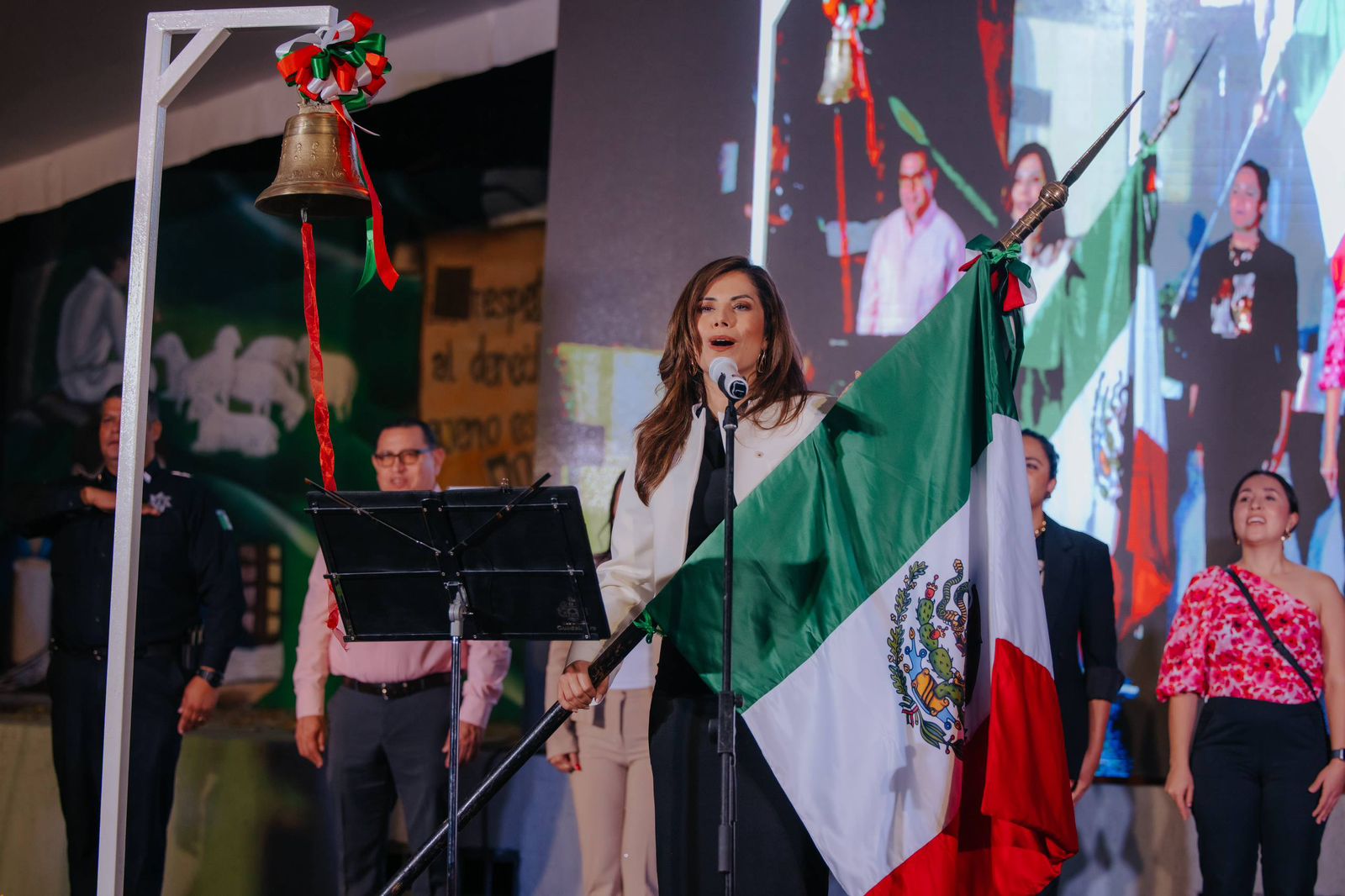 Vero Delgadillo da su primer Grito de Independencia en Guadalajara