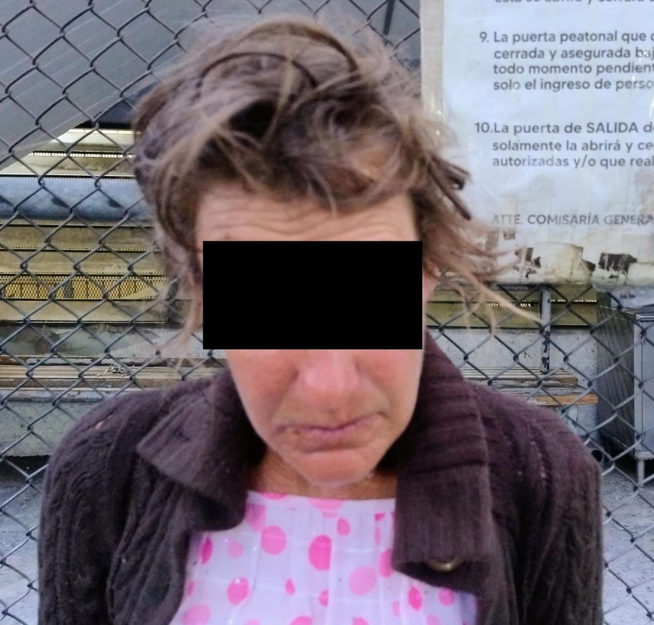 Detienen a mujer por alterar el orden frente al Mercado Corona