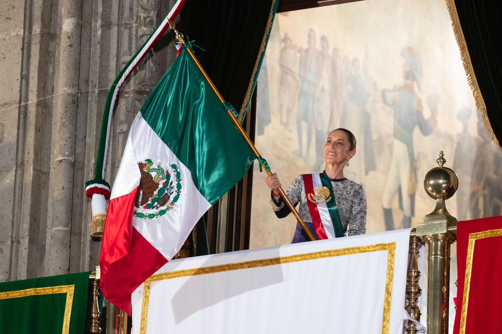 Claudia Sheinbaum encabeza el Grito de Independencia en el Zócalo: noche de orgullo y compromiso