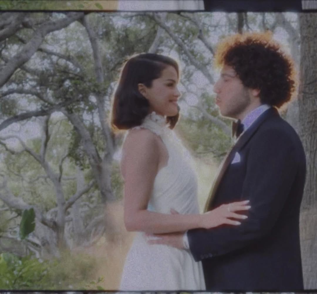 Selena Gomez y Benny Blanco dan el “sí, acepto” en una boda secreta en California