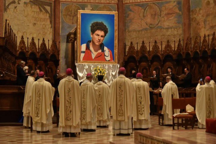 San Carlo Acutis: el primer santo milenario, canonizado por el papa León XIV