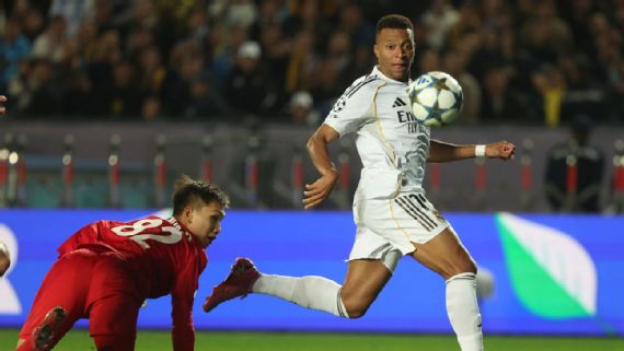 Mbappé se luce con triplete en goleada del Real Madrid sobre Kairat Almaty