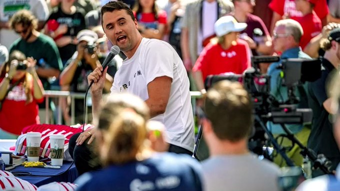 Charlie Kirk, activista conservador y aliado de Trump, fallece tras ser tiroteado en un evento universitario|VIDEO