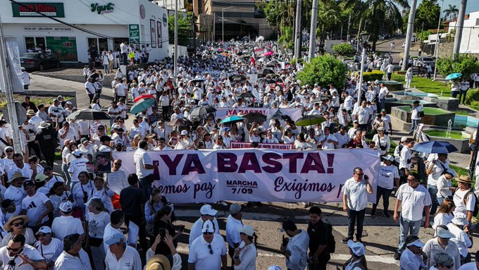 Miles marchan en Culiacán: “Ya basta, queremos paz”