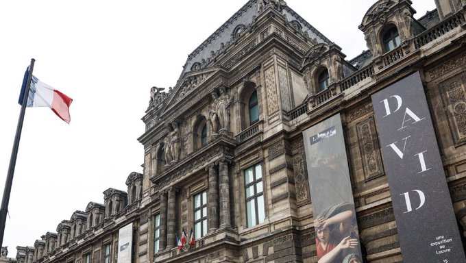 Robo audaz en el Louvre de París: joyas de valor incalculable sustraídas en 7 minutos