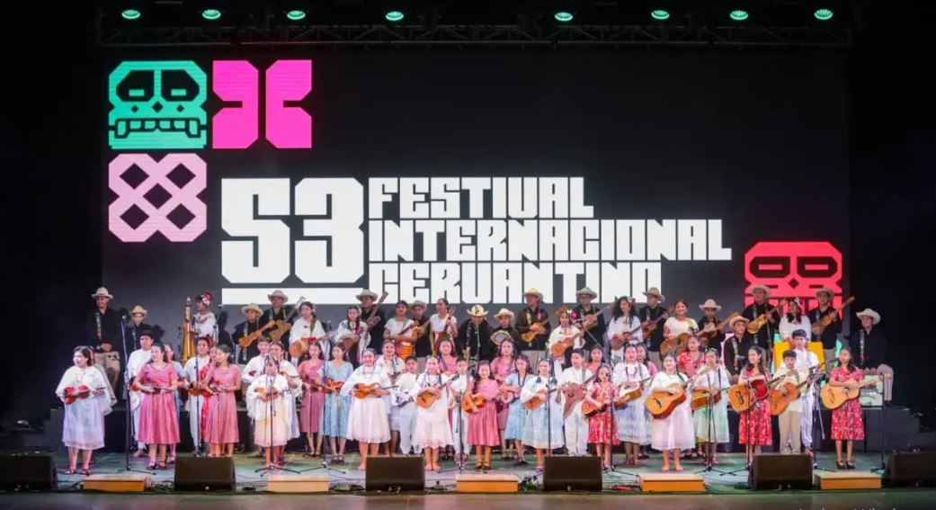El Cervantino inicia con un Fandango Monumental que llenó de son y alegría la Alhóndiga de Granaditas