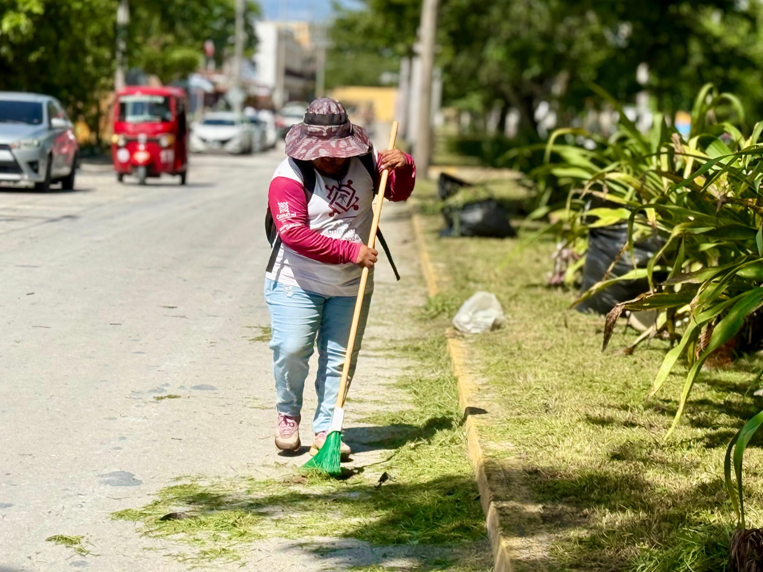 Gobierno de Chacón realiza trabajos preventivos de limpieza y mantenimiento urbano