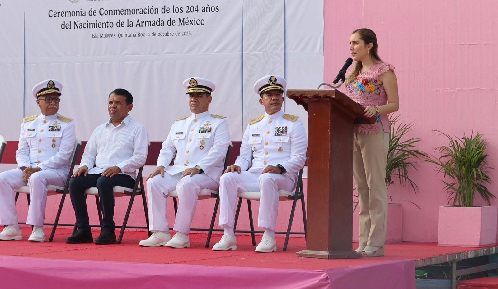 Isla Mujeres reconoce la labor de la Armada de México, institución fundamental en la historia y seguridad del municipio