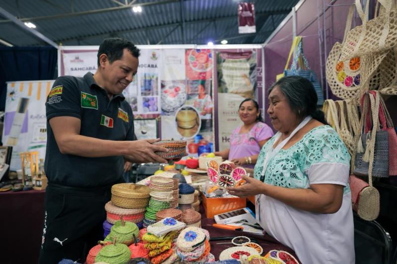 Artesanos yucatecos destacan en la Semana de Yucatán en México con gran aceptación en CDMX