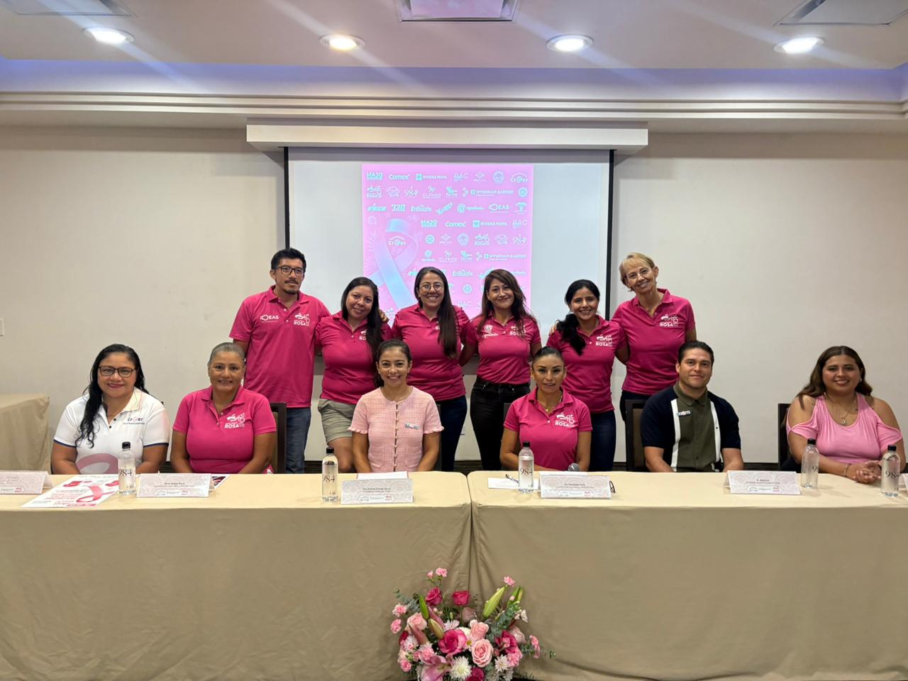 Nado y Rodada Rosa 2025: Un Gesto de Esperanza y Deporte en Playa del Carmen contra el Cáncer de Mama