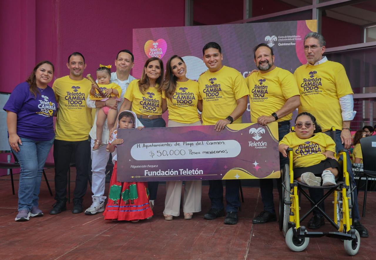 DIF Playa del Carmen participa con empatía en el cierre del Boteo Teletón 2025