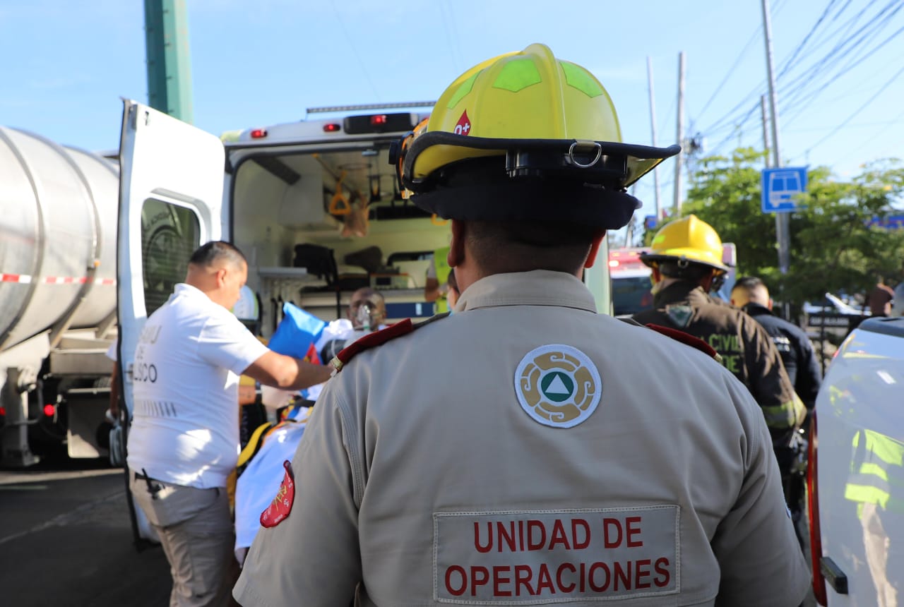 Tragedia en Jardines de San José: incendio en vivienda deja una mujer sin vida y dos hombres lesionados