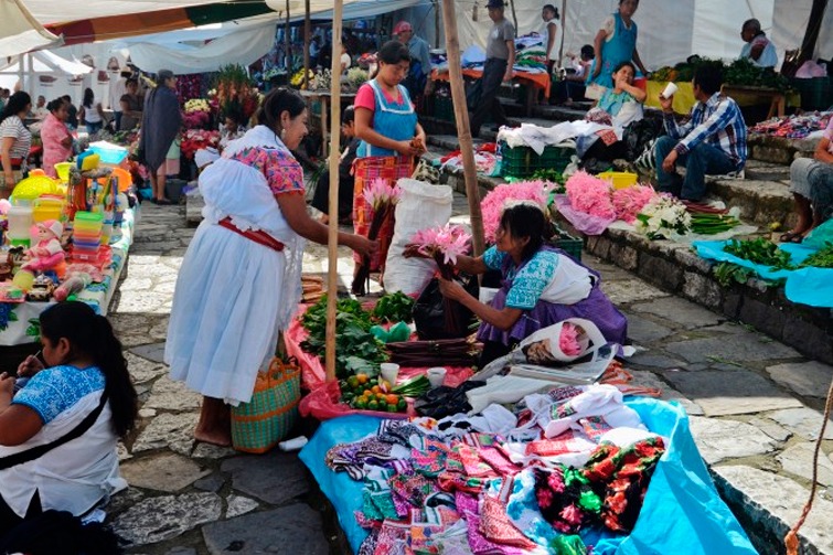 Entre sacrificio y orgullo: las historias que se esconden detrás de los tianguis en Jalisco