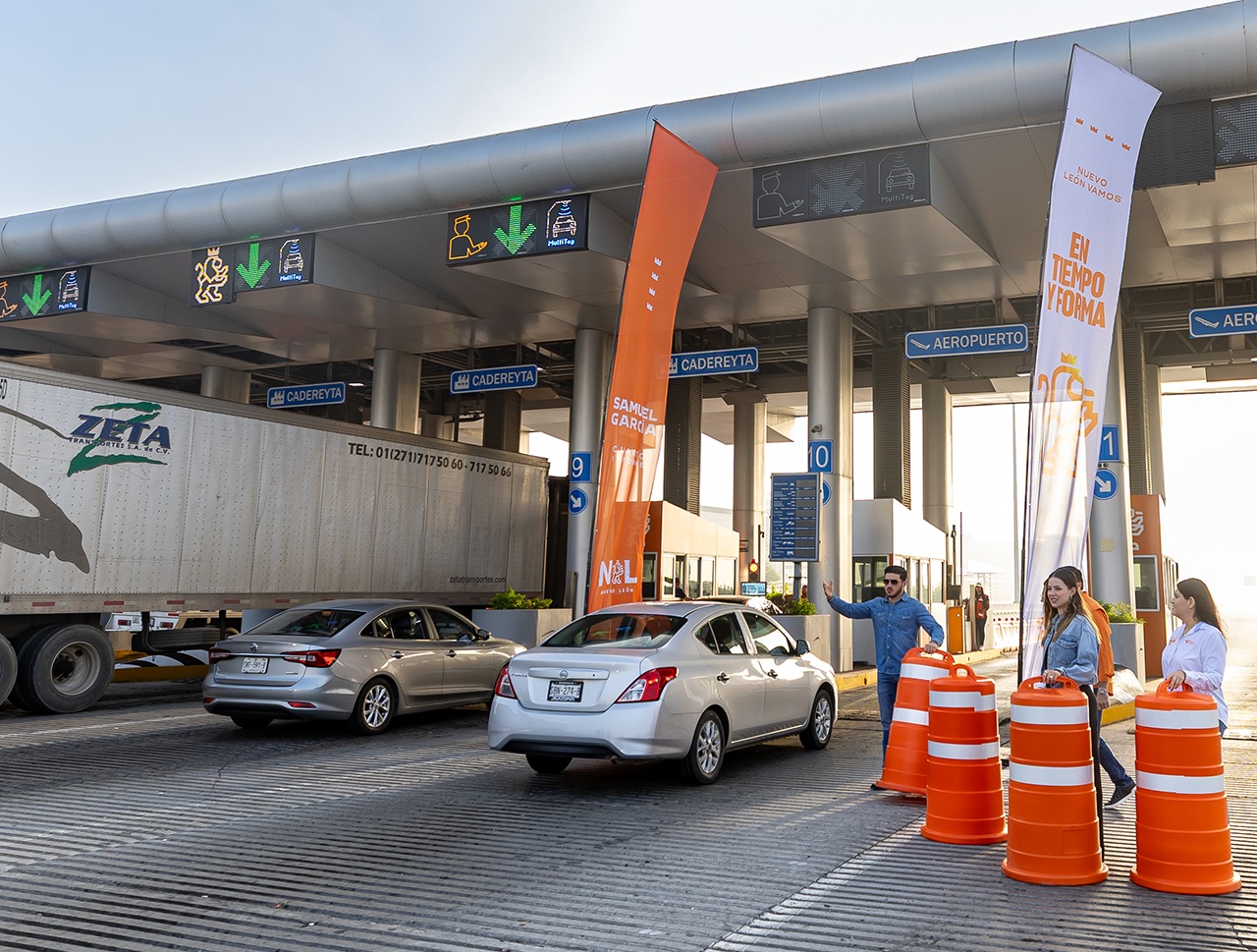 Abre Gobernador Autopista al Aeropuerto de forma gratuita