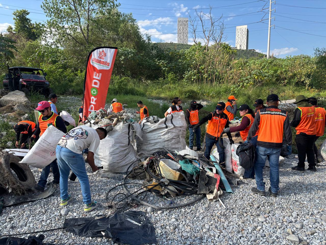 Suman “Leones en Acción” más de 27 toneladas de residuos del río Santa Catarina