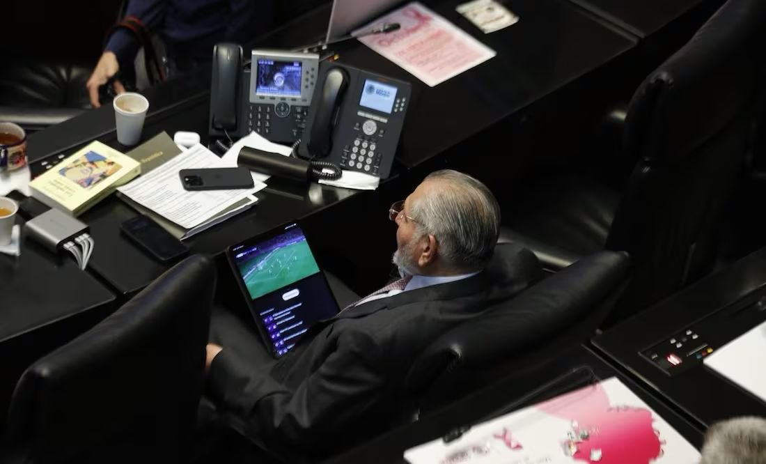 Proponen sanciones para legisladores que no atiendan sesiones del Congreso
