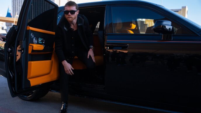 Canelo Álvarez supera a Messi