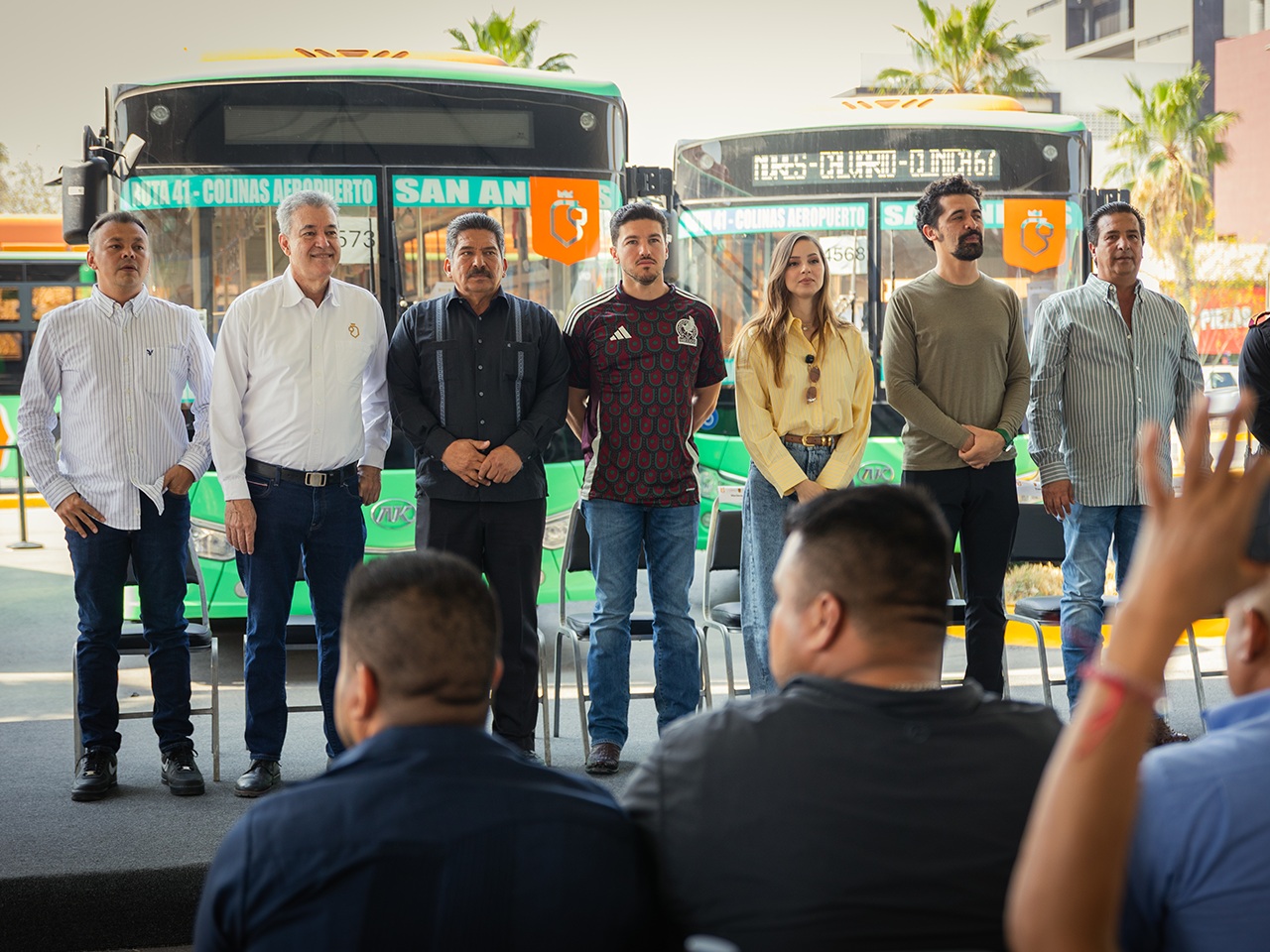 Nuevos camiones impulsan transporte en NL