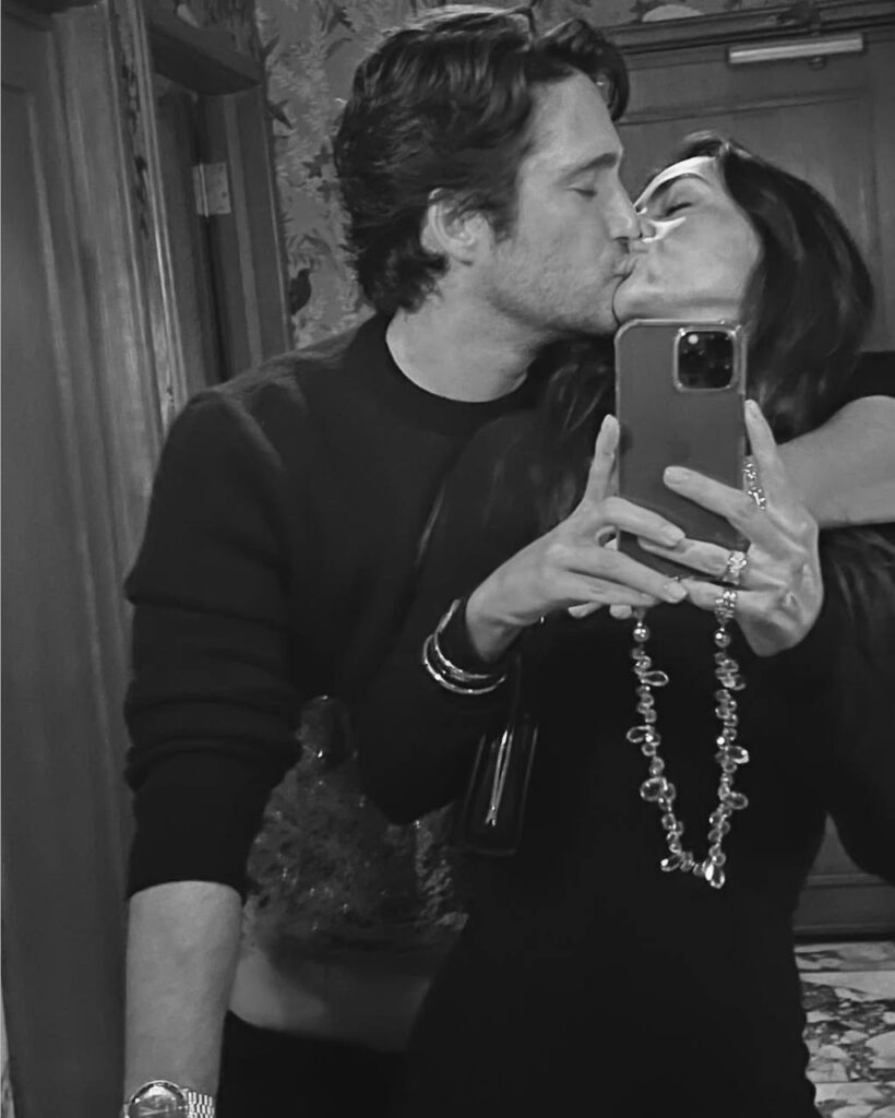 Terminan Diego Boneta y Renata Notni