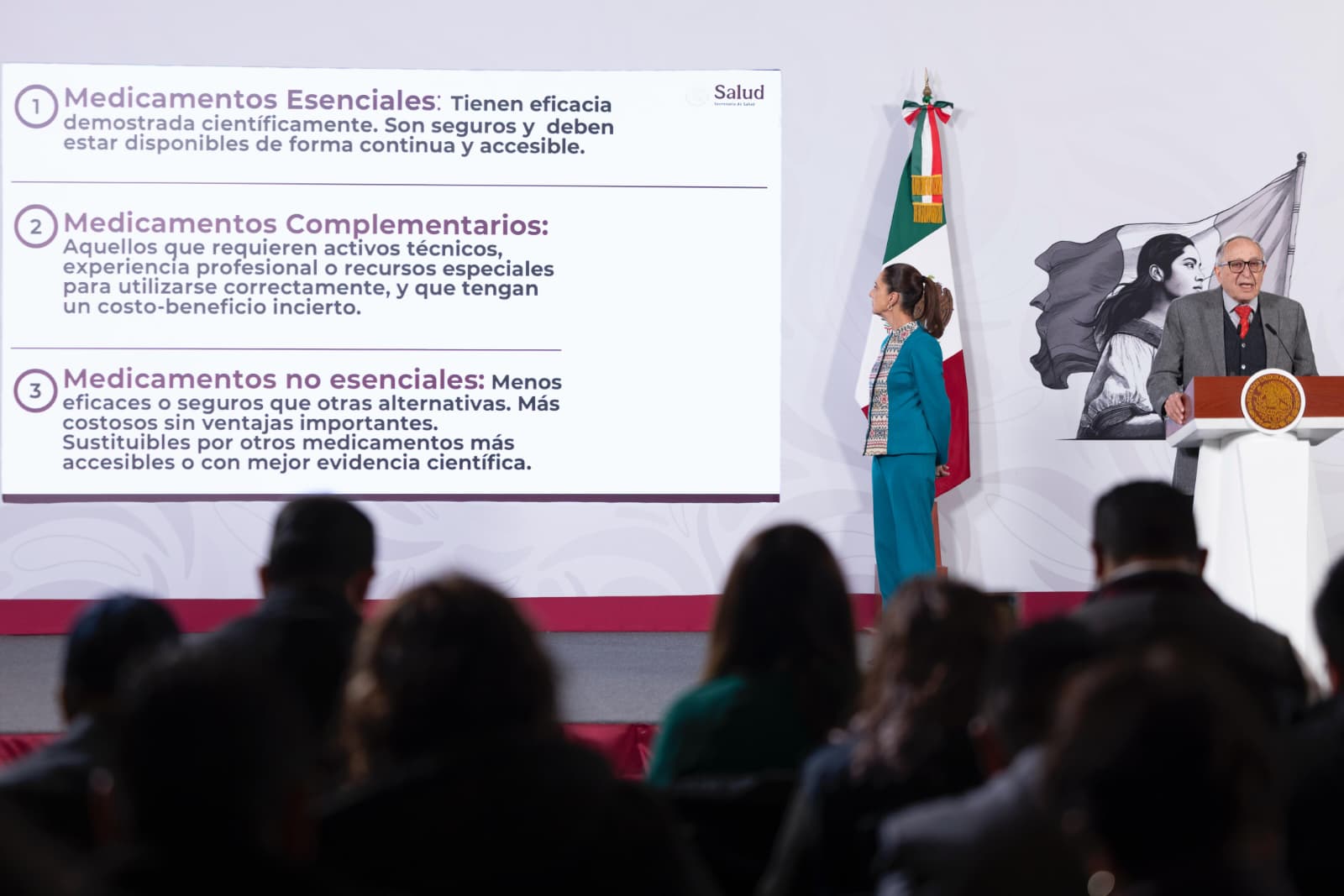 Sheinbaum destaca abasto de medicamentos superior al 97%